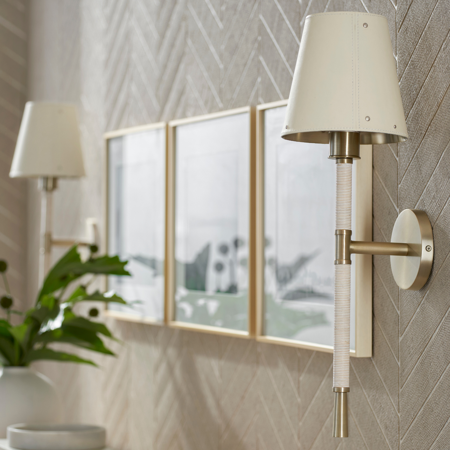 Hendrick Sconce